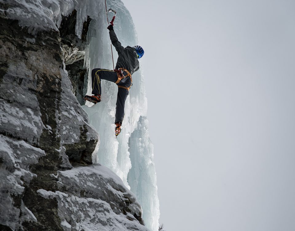 Cascade de glace AdobeStock 136565116